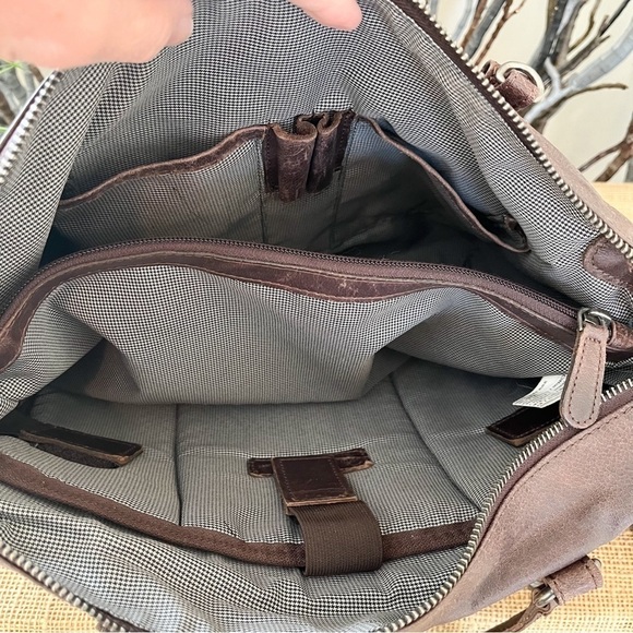 Spikes & Sparrow Leather Tote with Padded Tablet Compartment - Picture 10 of 13